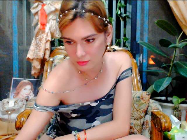 HotBeautyQuen live cam preview