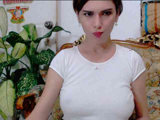 HotBeautyQuen Sex Cam Show