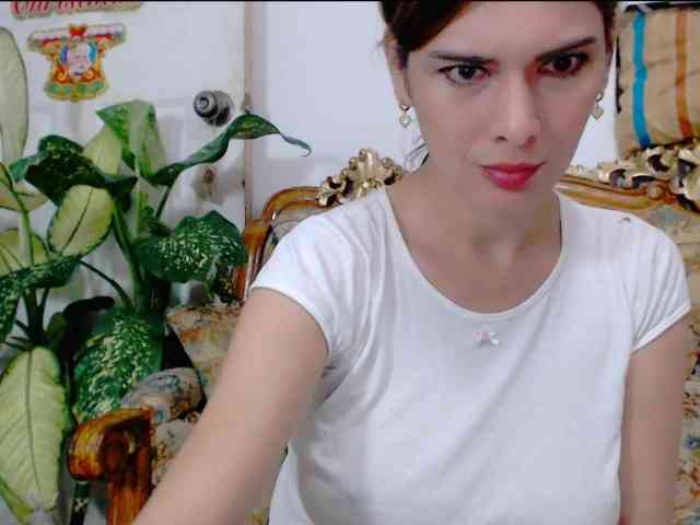HotBeautyQuen Sex Cam Show