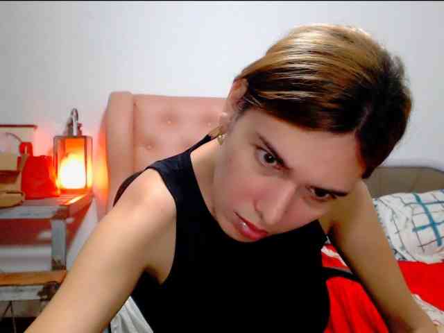 HotBeautyQuen Sex Cam Show