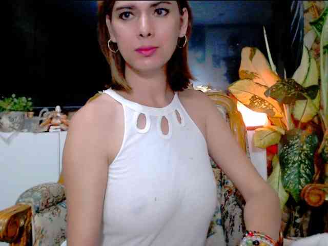 HotBeautyQuen Live Webcam on BongaCams