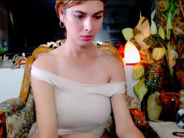HotBeautyQuen Live Webcam on BongaCams