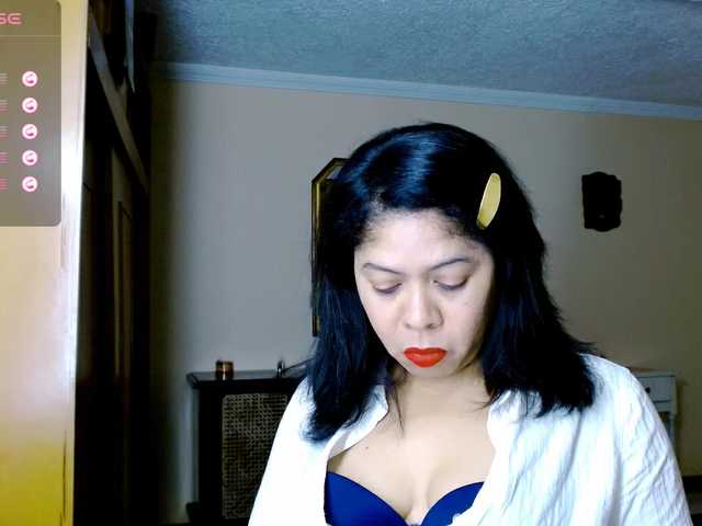Rosita1900 live cam on BongaCams