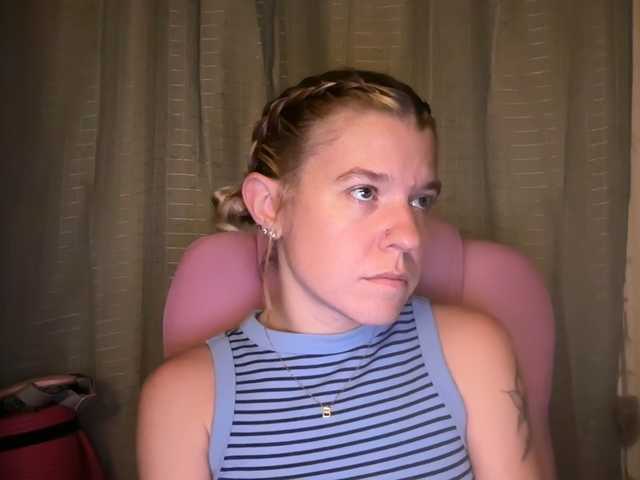 le modèle AmericnBarbie est en webcam porno dans un show sur le site bongacams, il possède les tags suivants: White/Caucasian,Blonde,Shaved