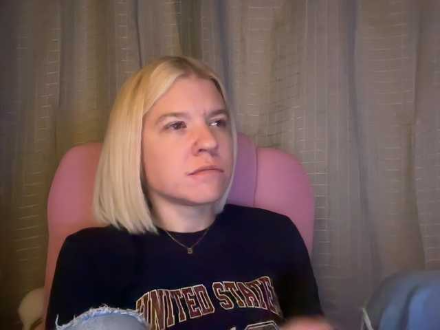 AmericnBarbie live cam preview