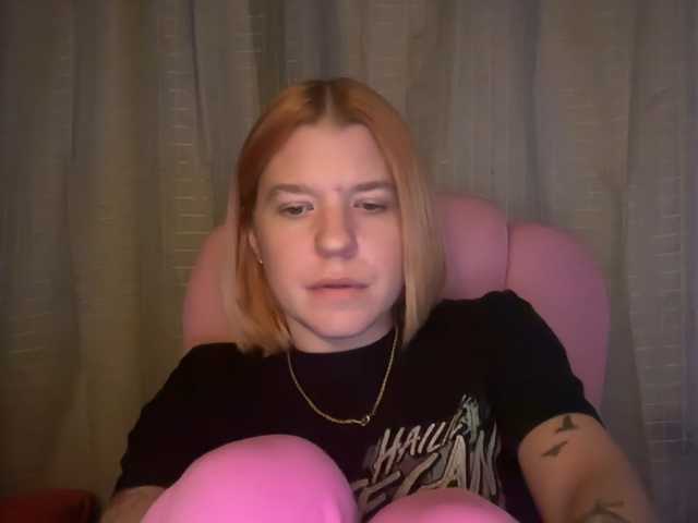 AmericnBarbie live cam preview