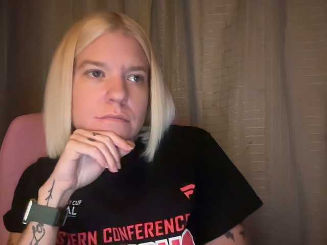 AmericnBarbie live cam preview
