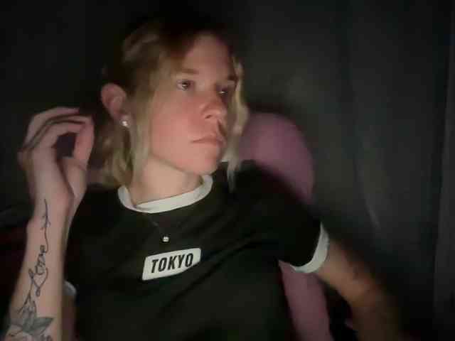 AmericnBarbie webcam