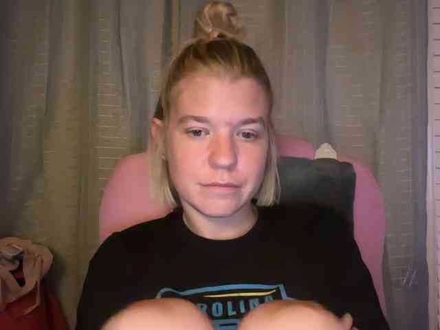 AmericnBarbie webcam