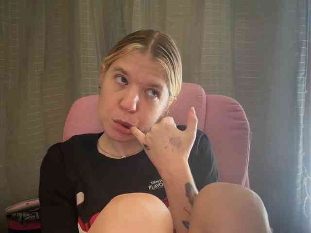 AmericnBarbie webcam