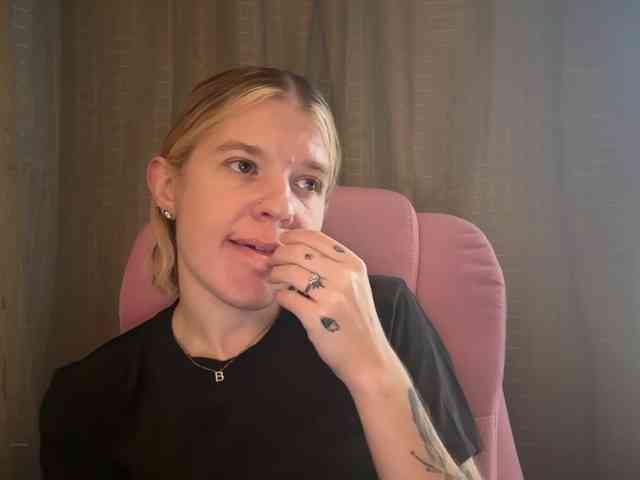 AmericnBarbie webcam