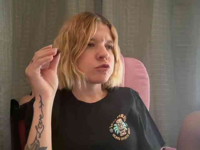 AmericnBarbie webcam
