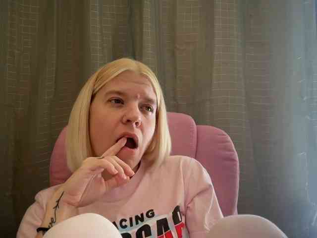 AmericnBarbie webcam