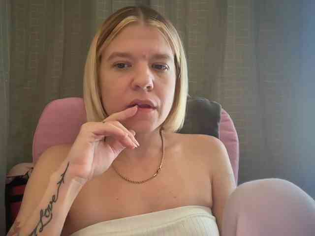 AmericnBarbie webcam