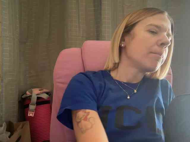 AmericnBarbie webcam