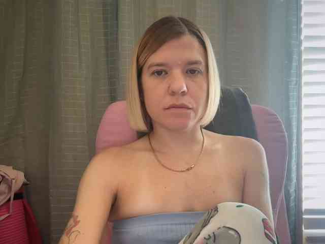 AmericnBarbie webcam