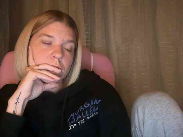 AmericnBarbie webcam