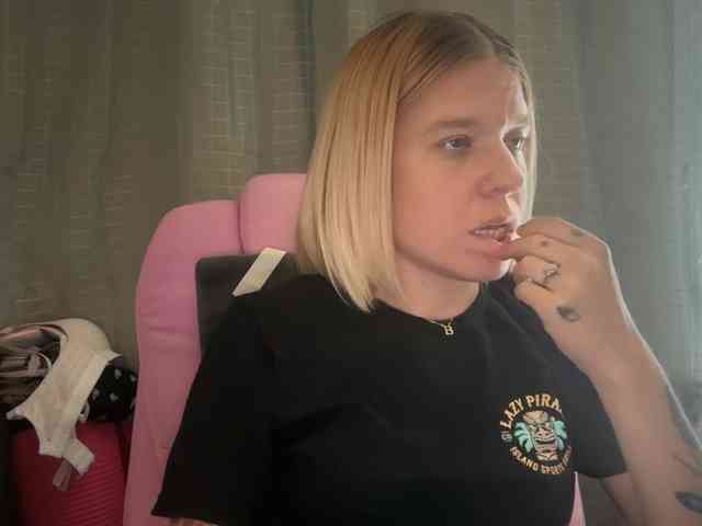 AmericnBarbie webcam