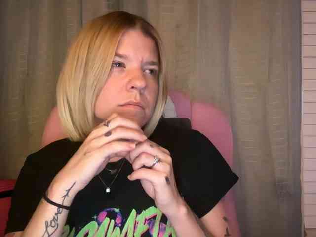 AmericnBarbie webcam