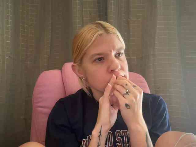 AmericnBarbie webcam