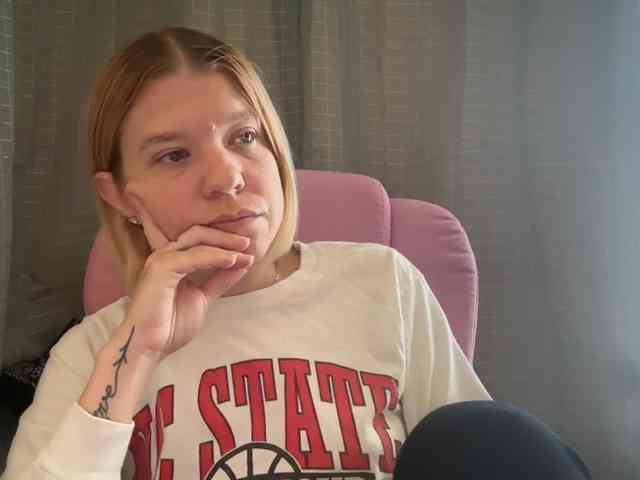 AmericnBarbie webcam