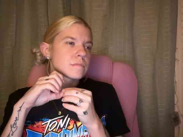 AmericnBarbie webcam