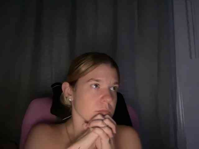 AmericnBarbie webcam