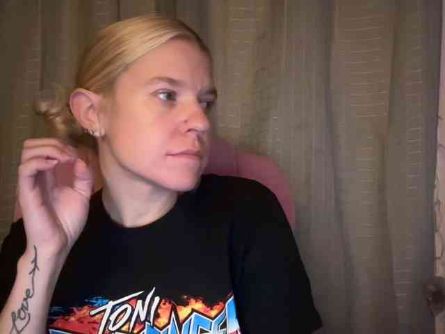 AmericnBarbie webcam
