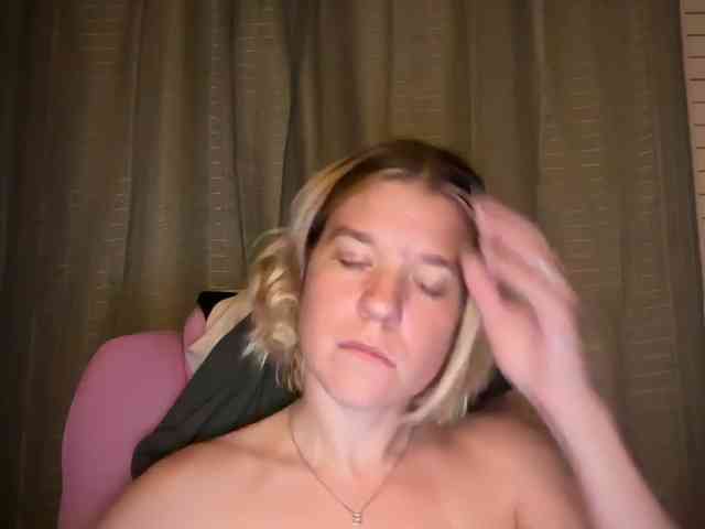 AmericnBarbie webcam