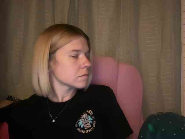 AmericnBarbie webcam