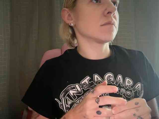 AmericnBarbie webcam