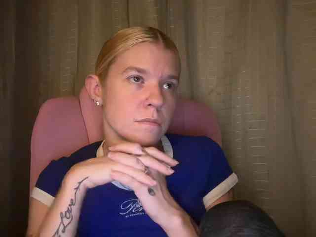 AmericnBarbie webcam