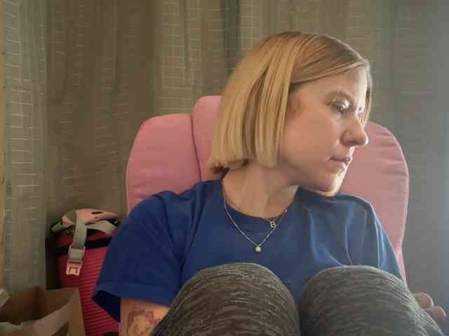 AmericnBarbie webcam
