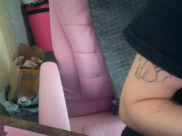 AmericnBarbie webcam