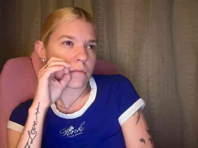 AmericnBarbie webcam