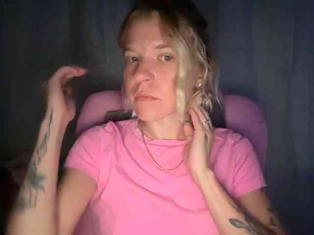 AmericnBarbie webcam