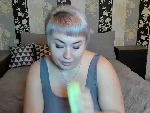 3Adele3, live now on BongaCams
