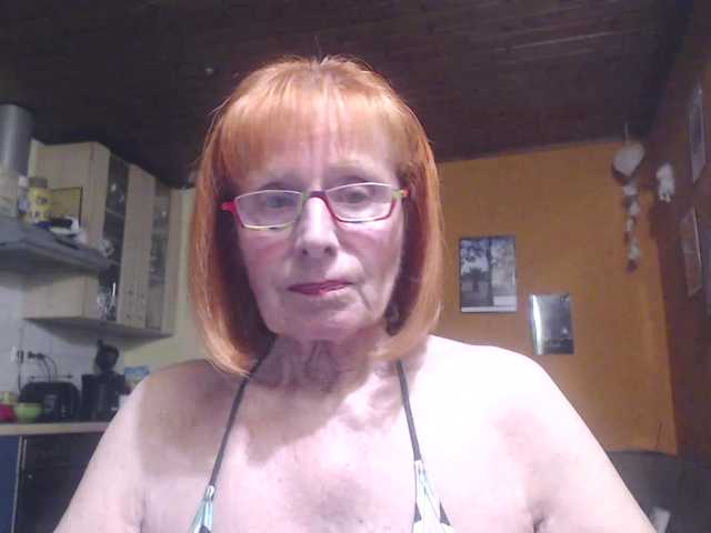 Sexysilvie live webcam show