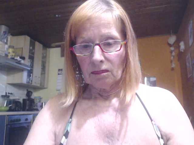 Sexysilvie live cam on BongaCams