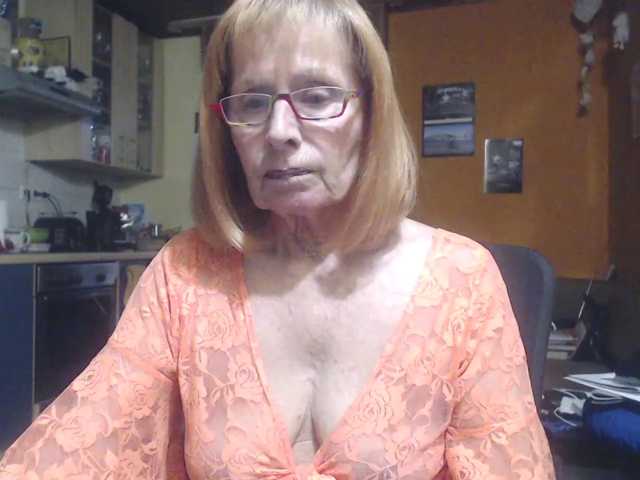 Sexysilvie live cam on BongaCams