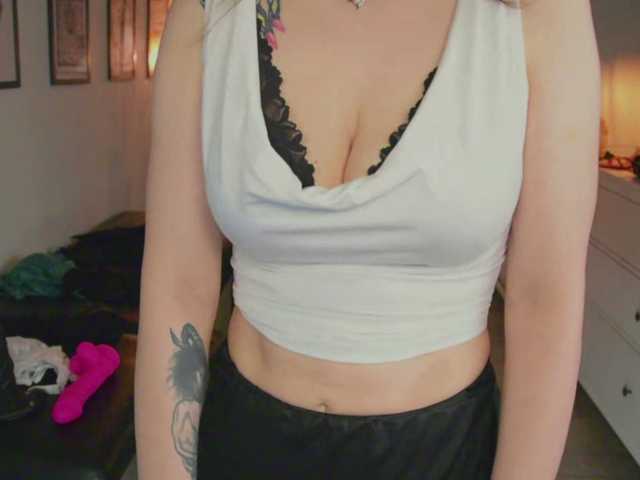 SandyMISS live webcam show