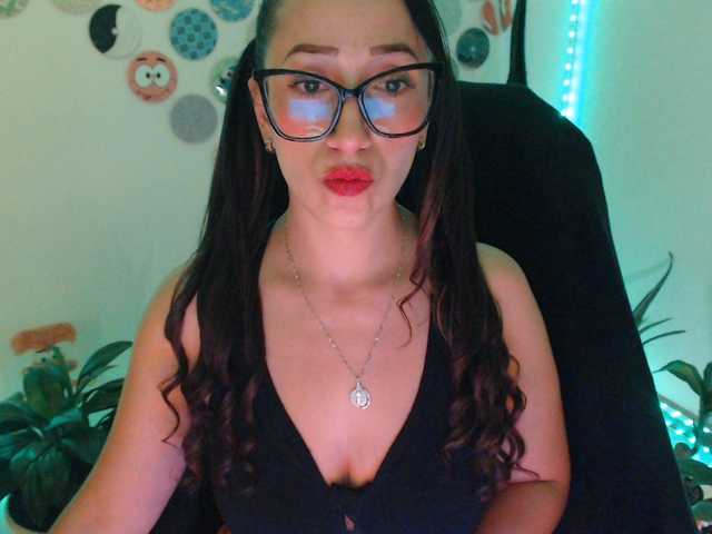 bomboncita288 live cam on BongaCams