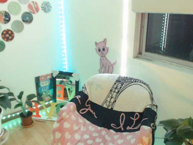 bomboncita288 live cam on BongaCams