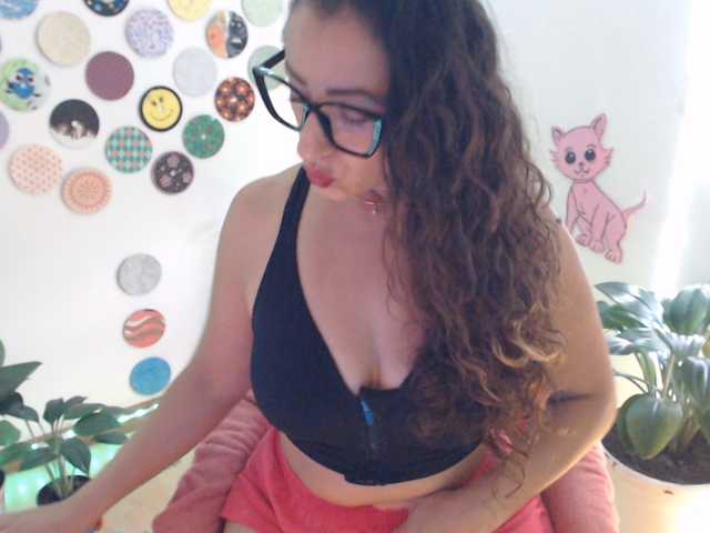 bomboncita288 live cam on BongaCams
