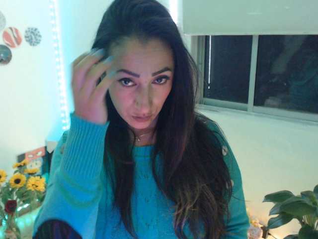 bomboncita288 — live female cam