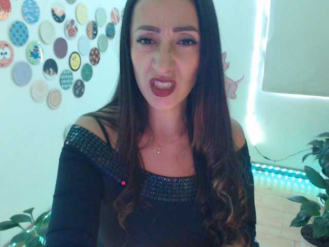 bomboncita288 live cam on BongaCams