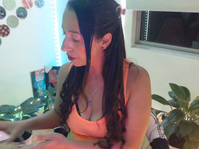 bomboncita288 live cam preview