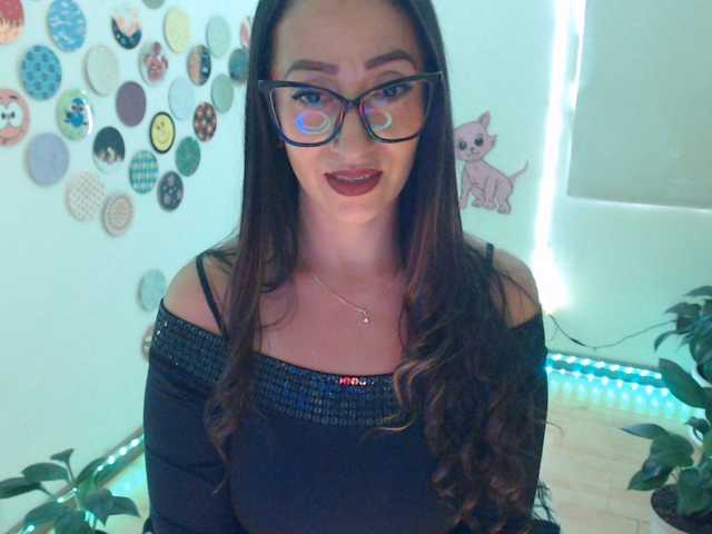 bomboncita288 live cam on BongaCams