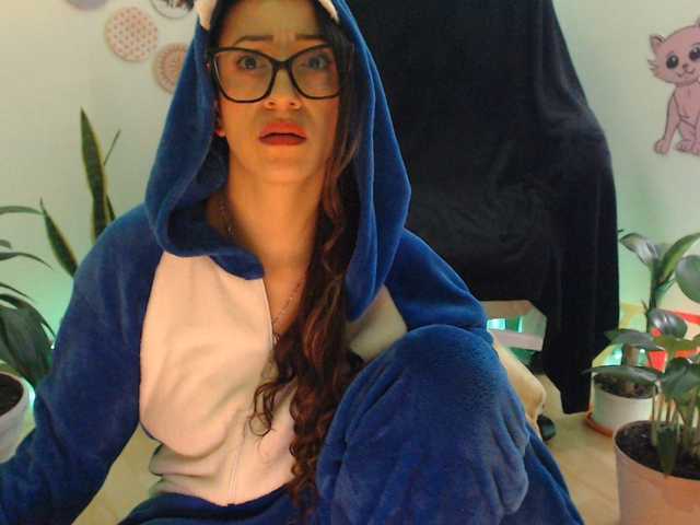 bomboncita288 live cam on BongaCams