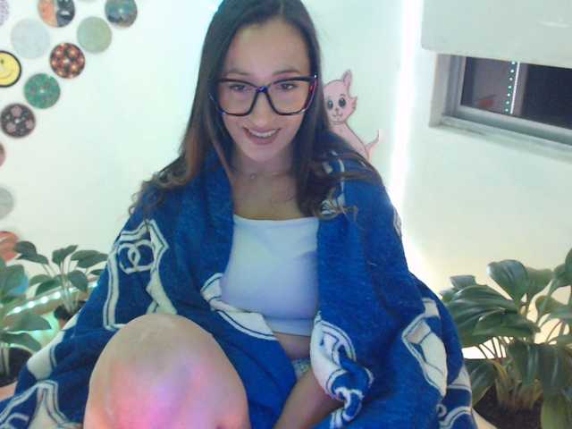 bomboncita288 live cam on BongaCams